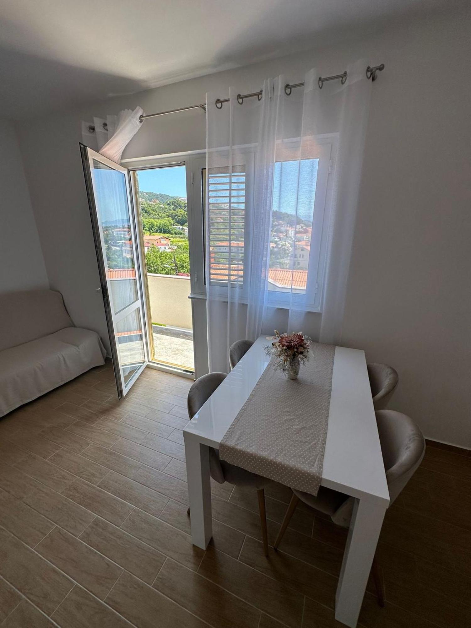 Apartmani Vinko near Rab center Rab Town Exterior foto
